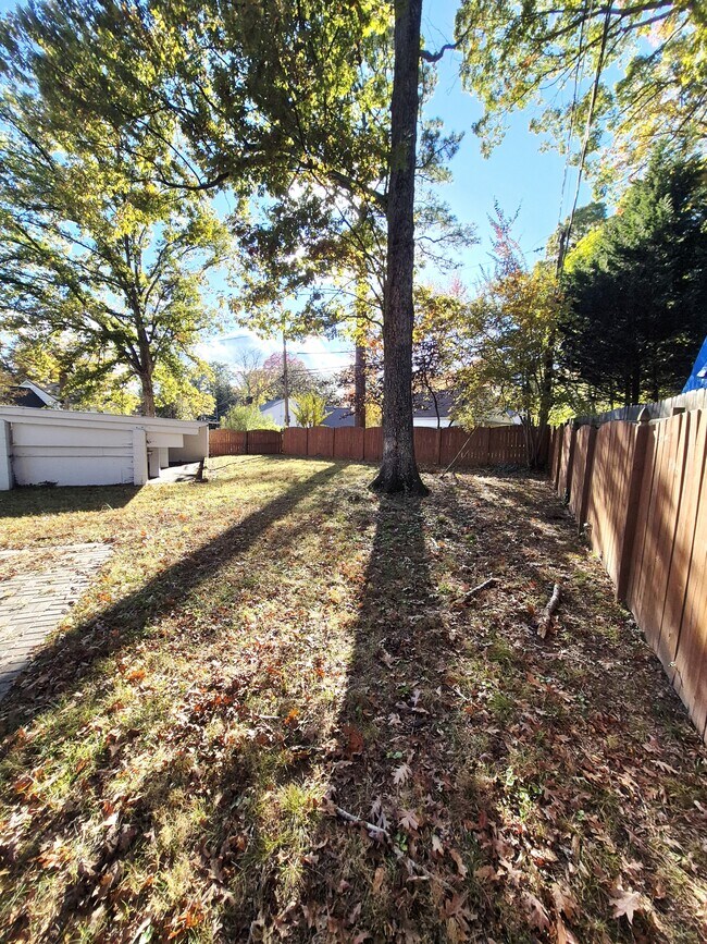 Building Photo - 2402 Fon Du Lac Rd