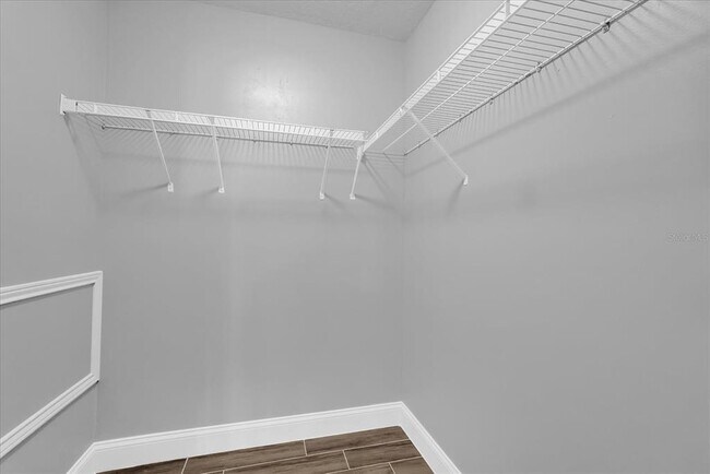 Building Photo - 2533 Grassy Point Dr