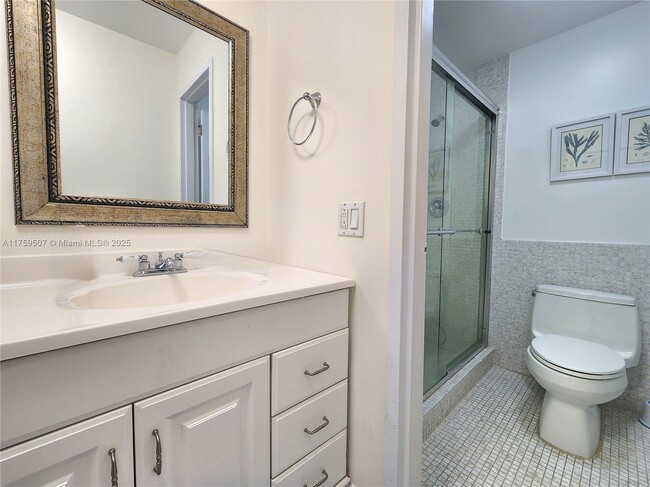 Building Photo - 3505 S Ocean Dr