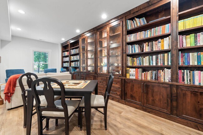 Building Photo - 1100 Hidden Hills Cir