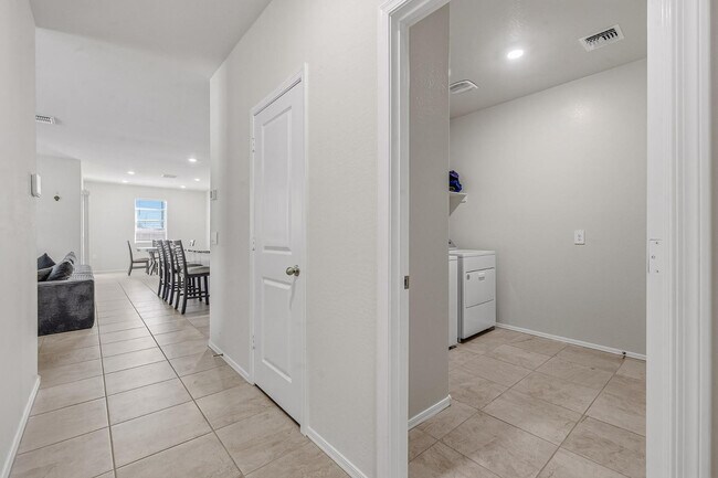 Building Photo - 25285 N 185th Ave