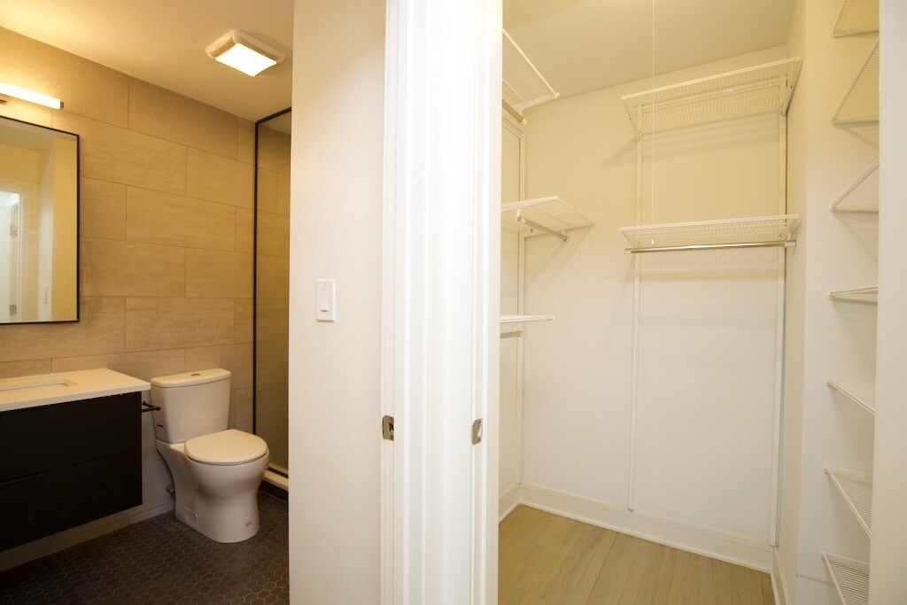 Building Photo - 843 W Grace St