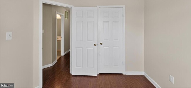 Building Photo - 2483 Lakeside Drive