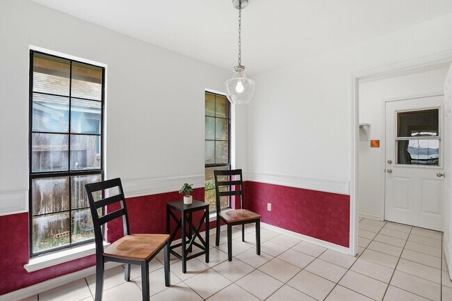 Building Photo - 306 Woodstone Dr