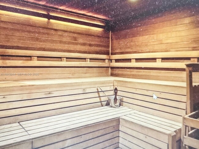 Building Photo - 2101 S Ocean Dr