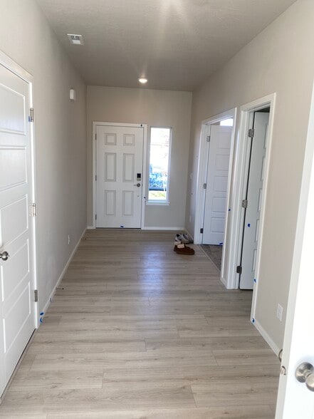 Building Photo - 2896 N Barton Loop