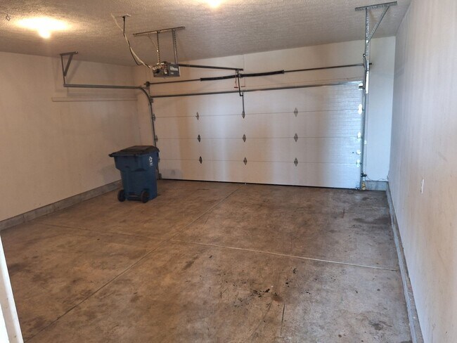 Building Photo - 6205 N 10th Ave