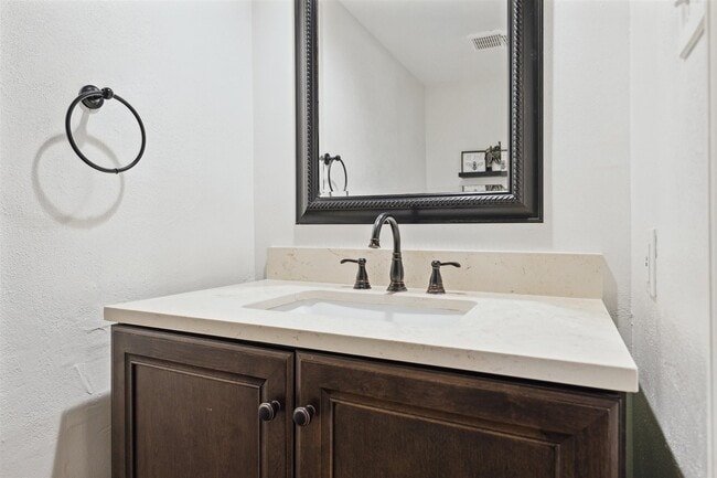 Building Photo - 2074 Augusta Dr