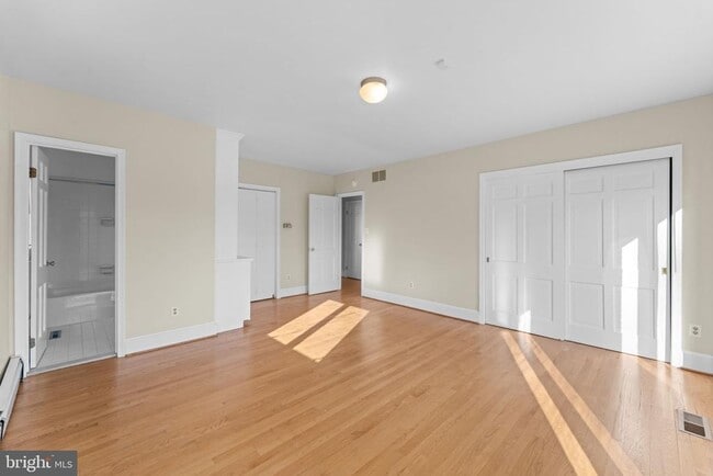 Building Photo - 901 Walker Rd