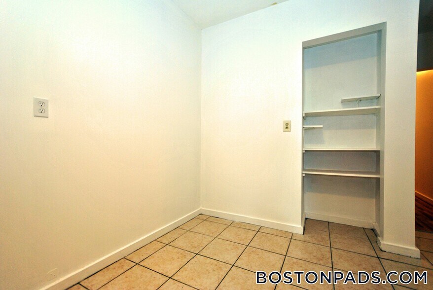 Building Photo - 11 Forbes St