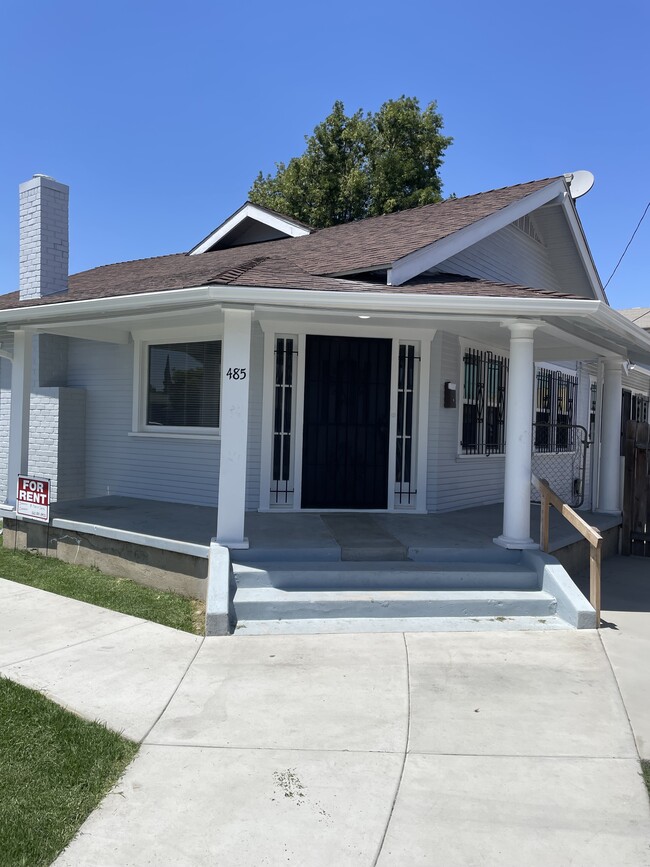 Primary Photo - 485 E 57th St