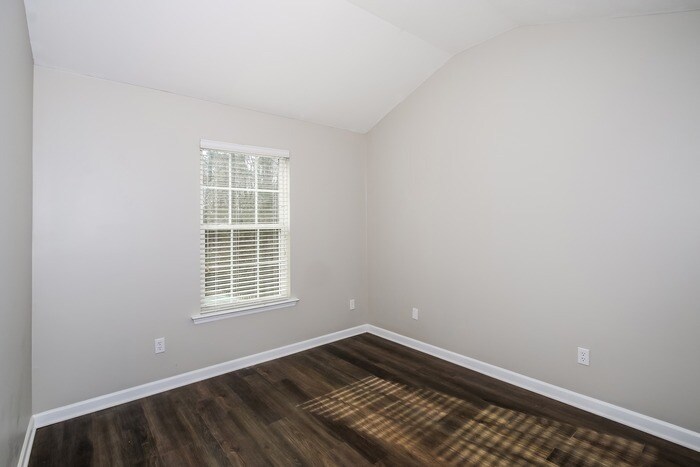Building Photo - 1484 Collins Dr
