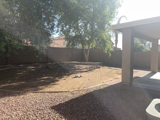 Building Photo - San Tan Valley, 4 bed, 3 bath, huge loft, 2300 sqft