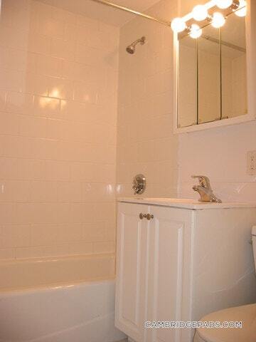 Building Photo - 60 Brattle St