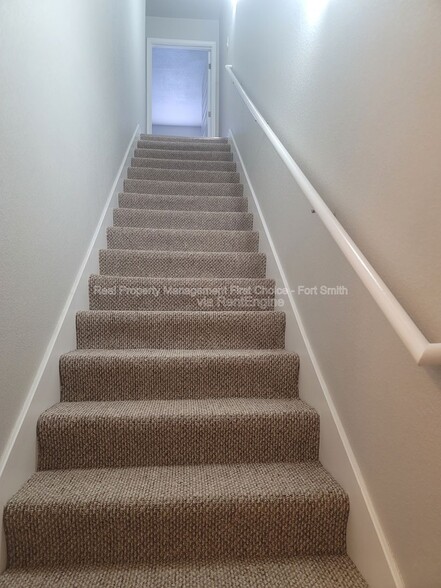 Building Photo - 2108 Ingalls Ln