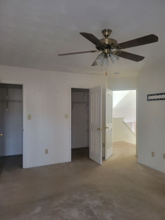 Building Photo - 3719 Bridlepath Ln