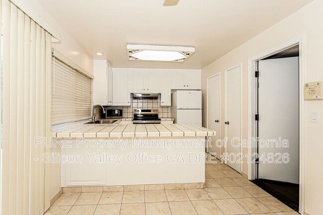 Building Photo - 418 Palo Verde Dr