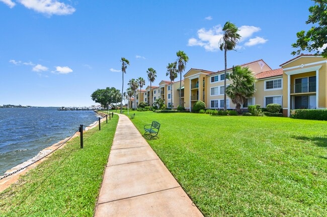 Building Photo - 140 Yacht Club Way