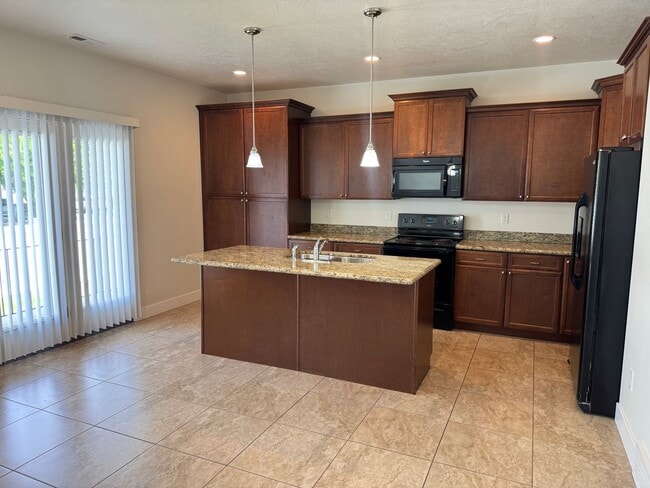 Building Photo - 12771 Park Rim Ct