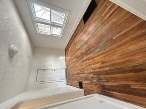 Building Photo - 20 E Josephine St