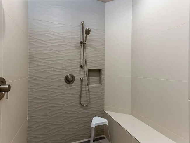 Building Photo - Spacious Tetherow Home with Community Amenities