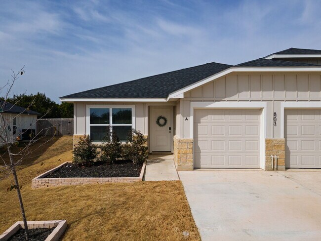 Building Photo - 803 Wax Myrtle Ct