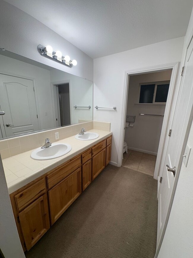 Building Photo - Beautiful, Loved, 3 bed-2 ba Mountain Home