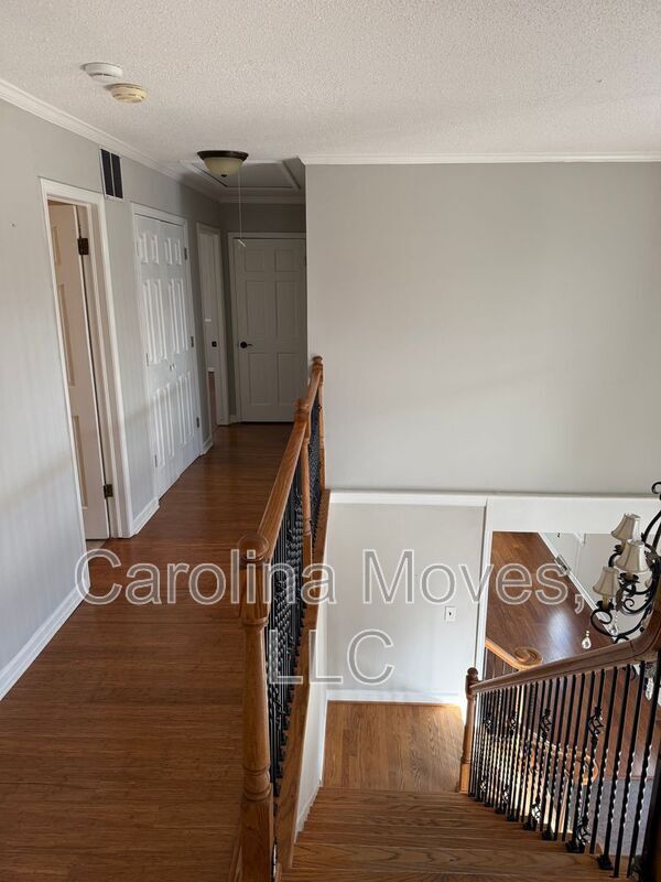 Building Photo - 121 Chipwood Ln