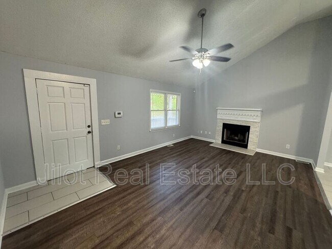 Building Photo - 459 Oak Hill Cir