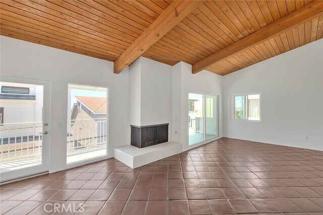 Building Photo - 310 Bayview Dr