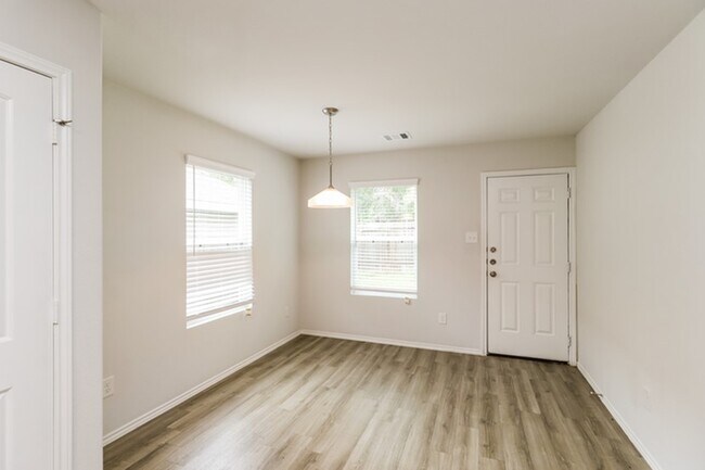 Building Photo - 2744 Madison Ct