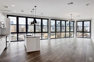 Building Photo - 800 Embassy Dr
