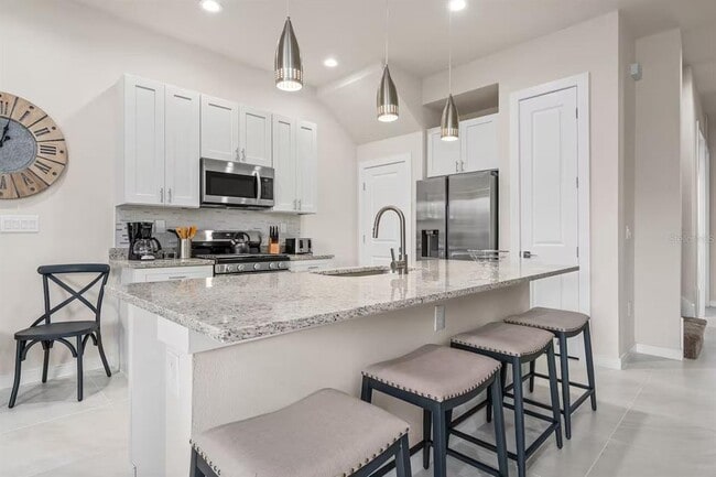 Building Photo - 7568 Sunflower Cir