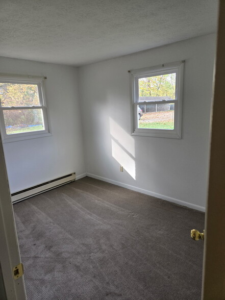 Building Photo - 292 Kennedy St