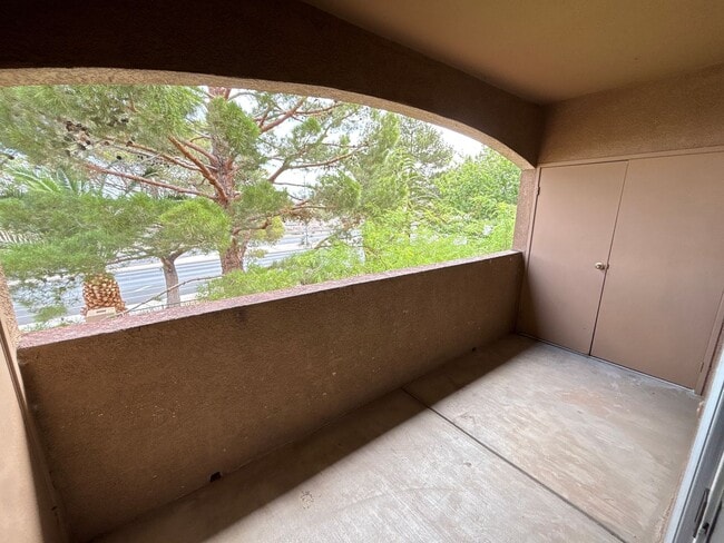 Building Photo - Cozy 1Bed/1Bath 2nd floor Condo in Henderson!