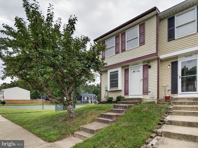 Building Photo - 7648 Fairbanks Ct