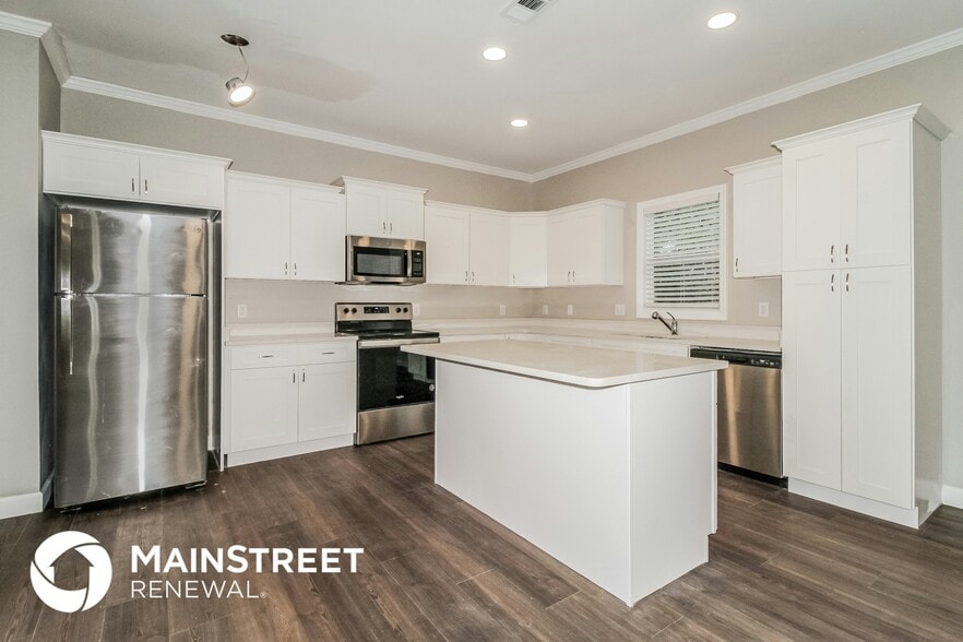 Building Photo - 5430 Rose Ave