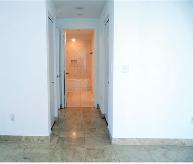 Building Photo - 901 Brickell Key Blvd