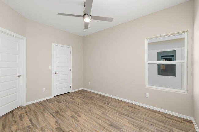 Building Photo - 4220 Walnut Ave