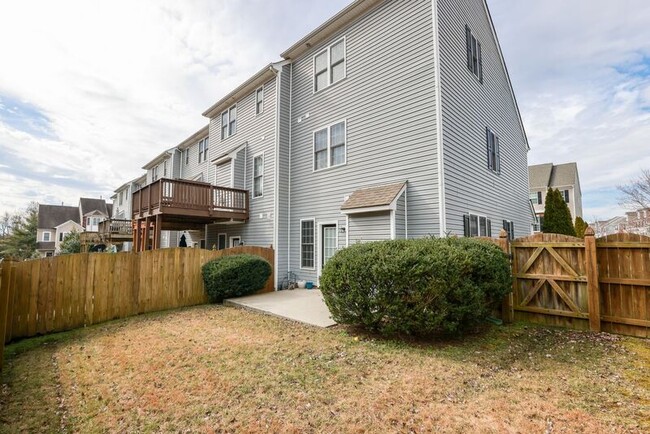 Building Photo - 10360 Caracara Dr
