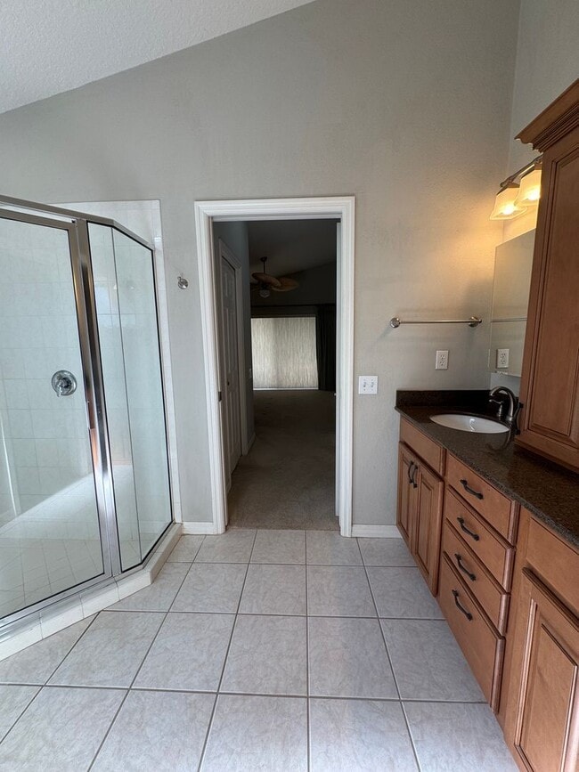 Building Photo - 4 Bedroom 2 Bathroom with Garage and Pool! Annual Rental