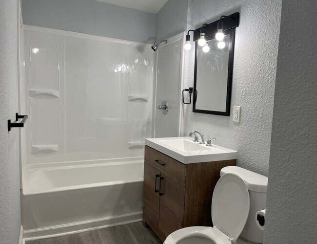 Building Photo - 215 E Burwell Ave