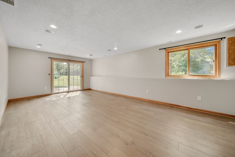 Building Photo - 13499 73rd Pl N