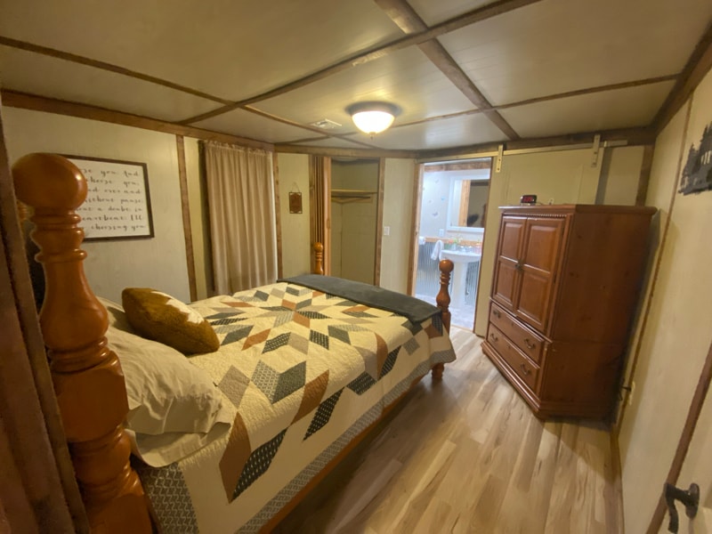 Building Photo - 6144 Madison 6351