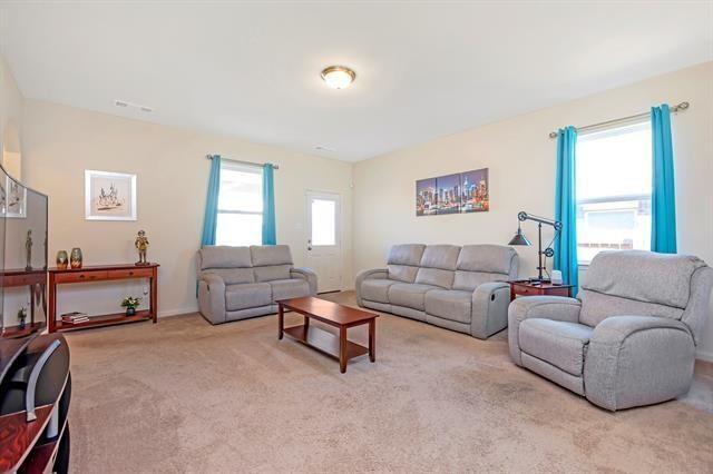 Building Photo - 6320 White Jade Dr