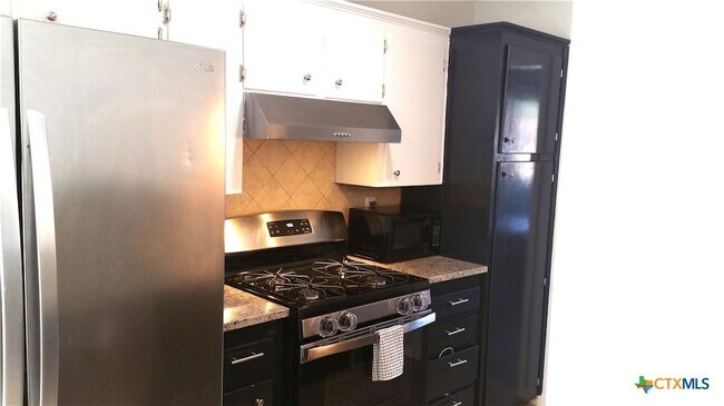 Building Photo - 418 Cottonwood Dr