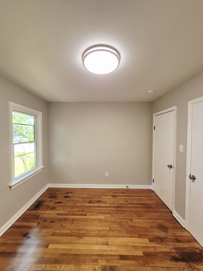 Building Photo - 1510 Mechanicsville Tpke