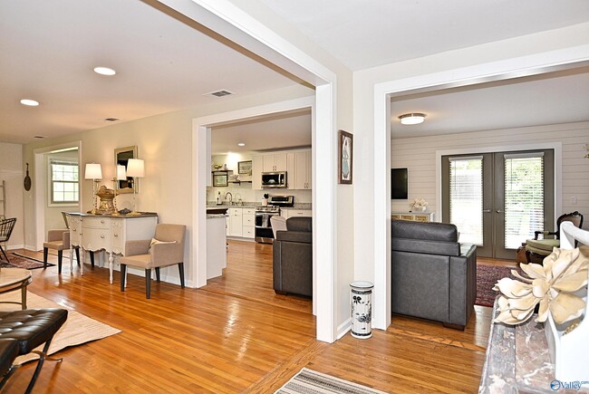 Building Photo - 207 Jones Valley Dr SW