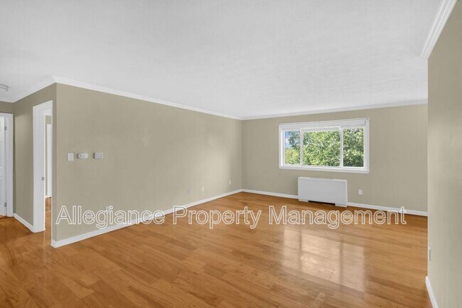 Building Photo - 5111 8th Rd S