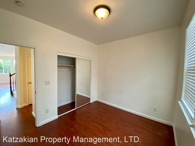Building Photo - 5 br, 3 bath House - 10814 Peony Place Dr.